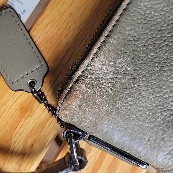 Coach - Picture 4 of 8